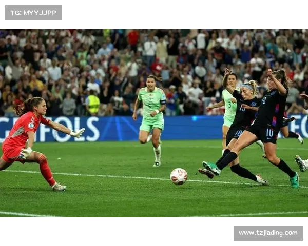 英格兰女足凯莉庆祝欧洲杯夺冠 在伦敦街头尽情舞动展现胜利喜悦